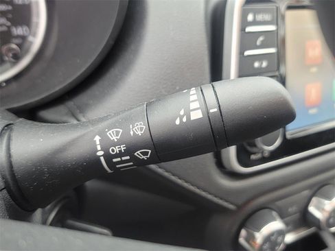 Used 2023 Nissan Versa SV image 15