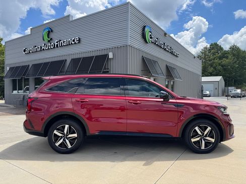 Used 2022 Kia Sorento S w/ Panoramic Sunroof Package FWD image 6