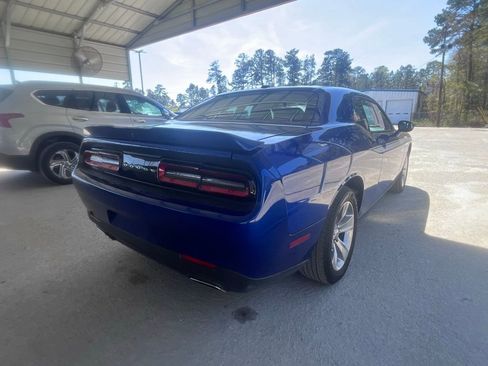 Used 2018 Dodge Challenger SXT image 5