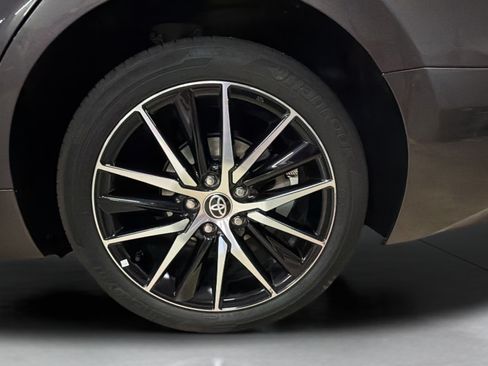 Used 2024 Toyota Camry SE w/ Cold Weather Package FWD image 27