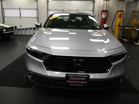 Used 2023 Honda Accord EX image 2