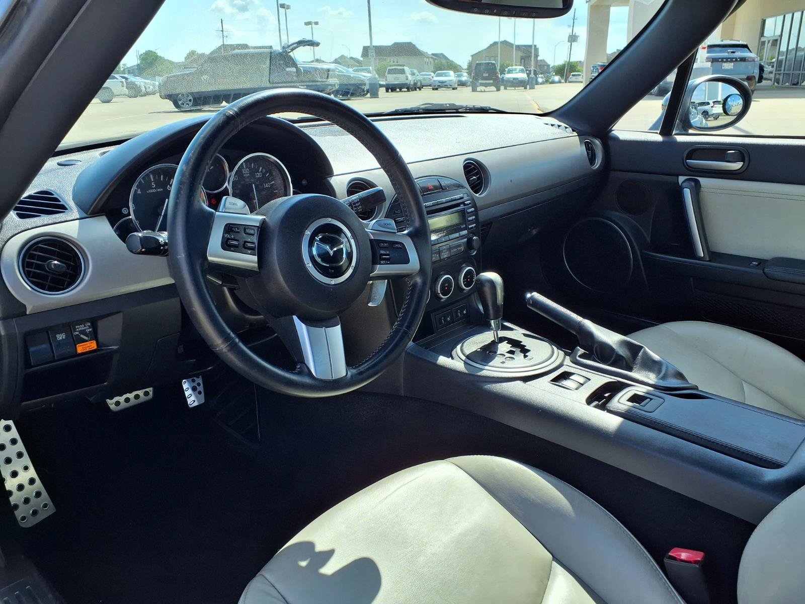 Used 2011 MAZDA MX-5 Miata Grand Touring RWD image 12
