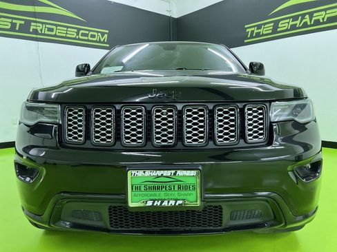 Used 2020 Jeep Grand Cherokee Altitude AWD/4WD image 3