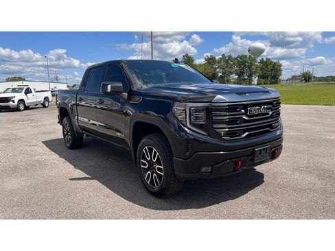 Used 2022 GMC Sierra 1500 AT4 w/ AT4 Preferred Package image 3