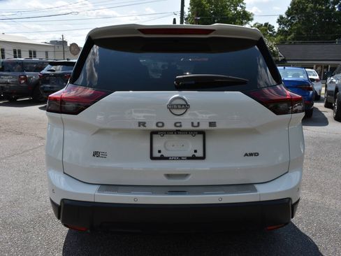 Used 2024 Nissan Rogue S AWD/4WD image 6