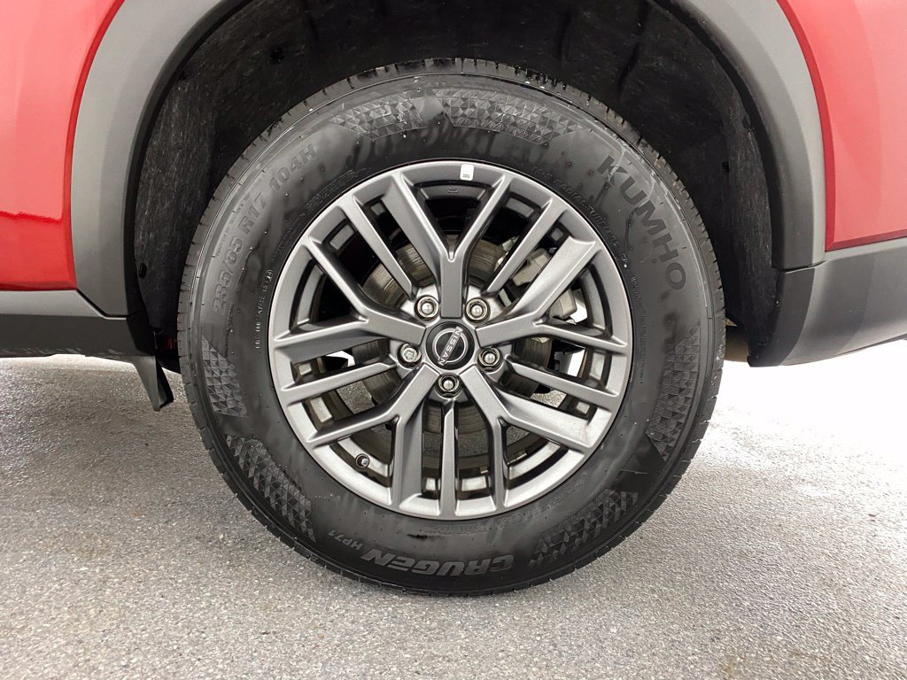 Used 2025 Nissan Rogue S AWD/4WD image 31