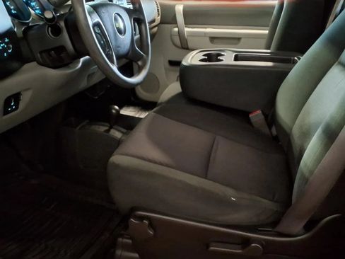 Used 2010 Chevrolet Silverado 3500 W/T AWD/4WD image 14