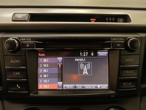 Used 2017 Toyota RAV4 LE image 20