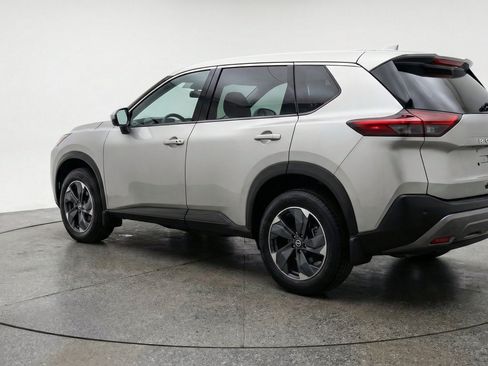 Used 2025 Nissan Rogue SV AWD/4WD image 6