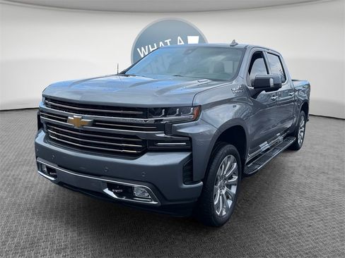 Used 2020 Chevrolet Silverado 1500 High Country w/ Technology Package image 8