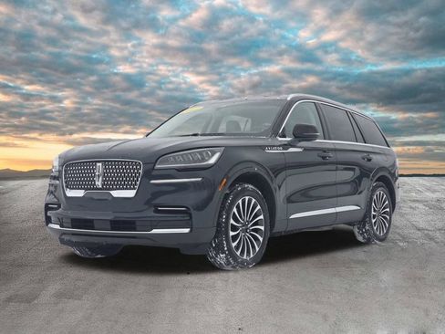 Used 2023 Lincoln Aviator Reserve w/ Elements Package Plus image 4