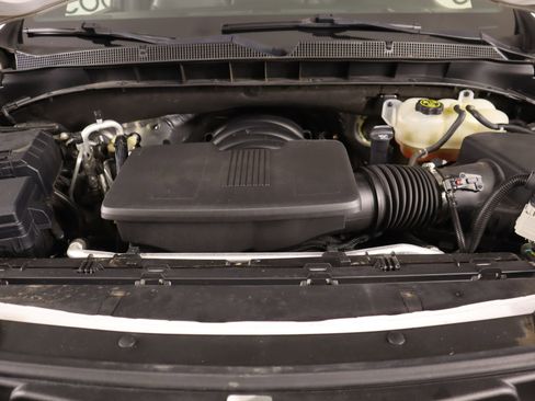 Used 2021 Chevrolet Suburban LT image 20