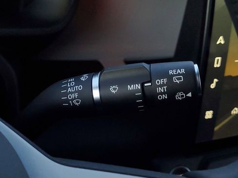 Used 2026 Land Rover Defender 110 X-Dynamic SE image 19