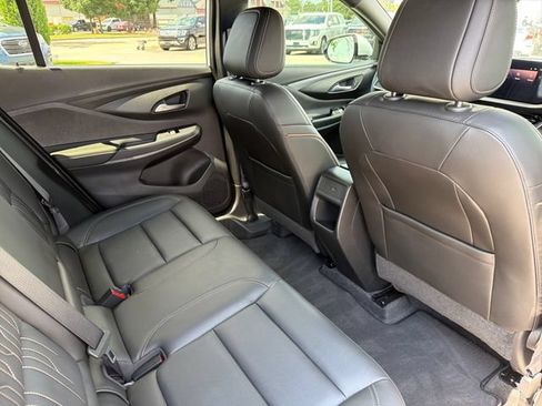 Used 2025 Buick Envista Avenir FWD image 27