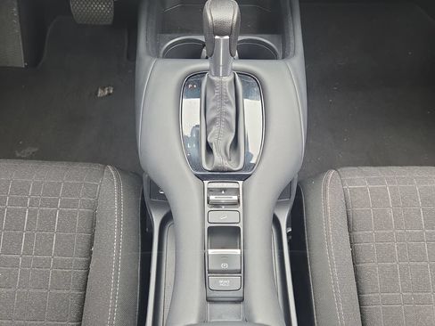 Used 2024 Honda HR-V LX image 17