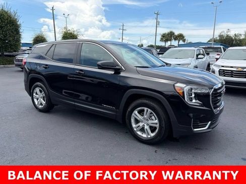 Used 2024 GMC Terrain SLE FWD image 1