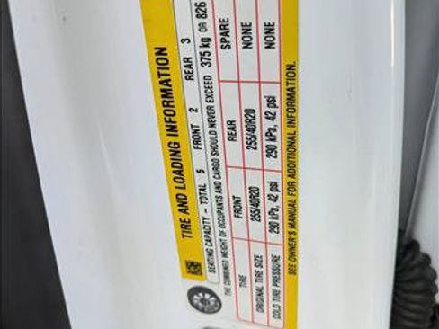 Used 2024 Tesla Model Y Long Range AWD/4WD image 24
