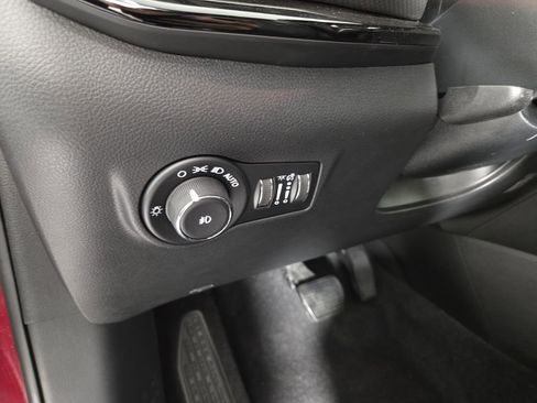 New 2026 Jeep Compass Latitude image 18