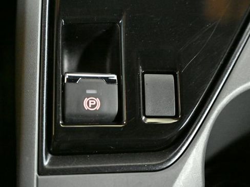 Used 2025 Subaru Crosstrek 2.5i Limited w/ Popular Package #3A image 27