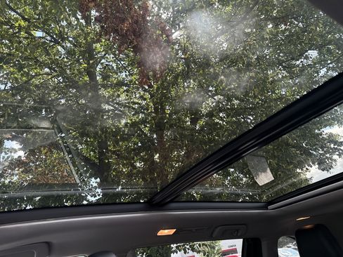 Used 2018 Toyota Highlander Limited Platinum image 21