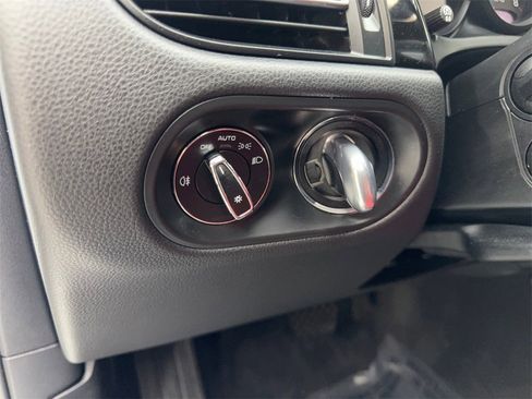 Used 2023 Porsche Macan Turbo image 54