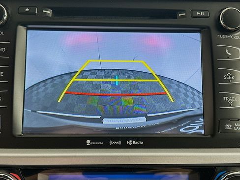 Used 2017 Toyota Highlander Limited image 23