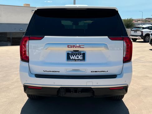 Used 2024 GMC Yukon Denali w/ Advanced Technology Package AWD/4WD image 5