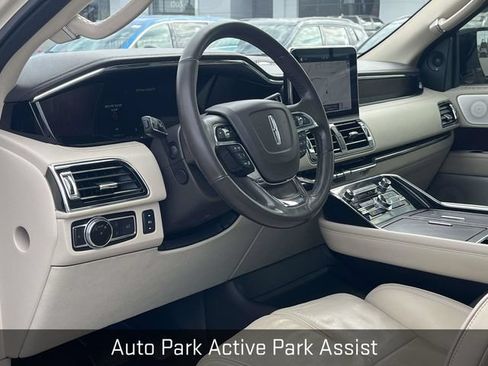 Used 2018 Lincoln Navigator L Reserve w/ Technology Package AWD/4WD image 12