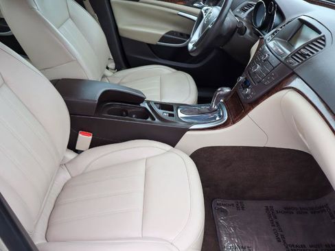 Used 2013 Buick Regal Premium FWD image 10