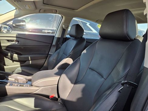 Used 2023 Honda Accord Touring image 6