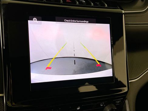 Used 2023 Jeep Grand Cherokee L Laredo image 13