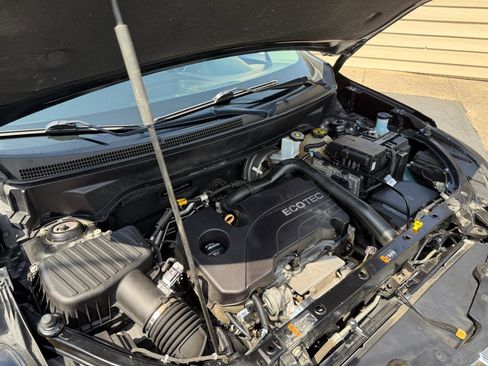 Used 2018 Chevrolet Equinox Premier w/ LPO, Cargo Package FWD image 23