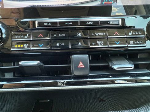 Used 2021 Toyota Highlander Platinum image 37