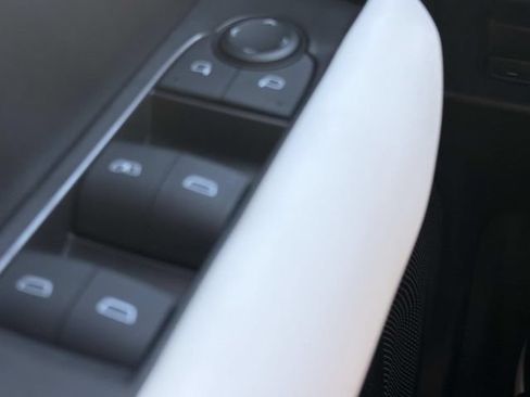 Used 2024 GMC Canyon AT4X AWD/4WD image 19