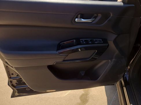 Used 2022 Nissan Pathfinder SV FWD image 18