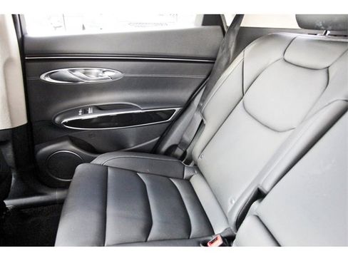 Used 2022 Genesis GV70 2.5T image 11