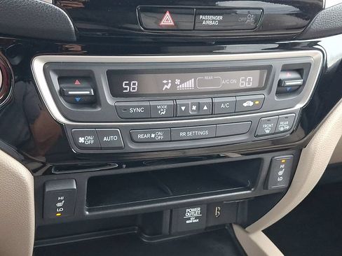 Used 2018 Honda Ridgeline RTL-E image 17