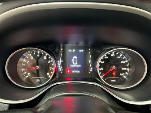 Used 2020 Jeep Compass Latitude AWD/4WD image 12