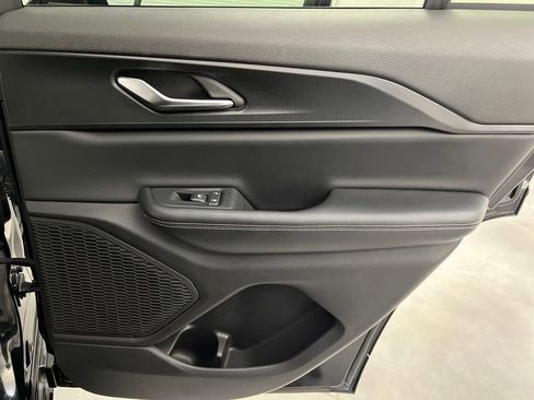 Used 2024 Jeep Grand Cherokee Altitude image 19