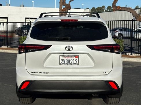 Certified 2025 Toyota Highlander LE image 8