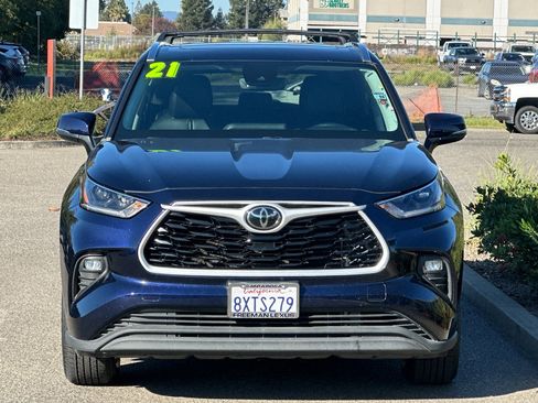 Used 2021 Toyota Highlander XLE image 9