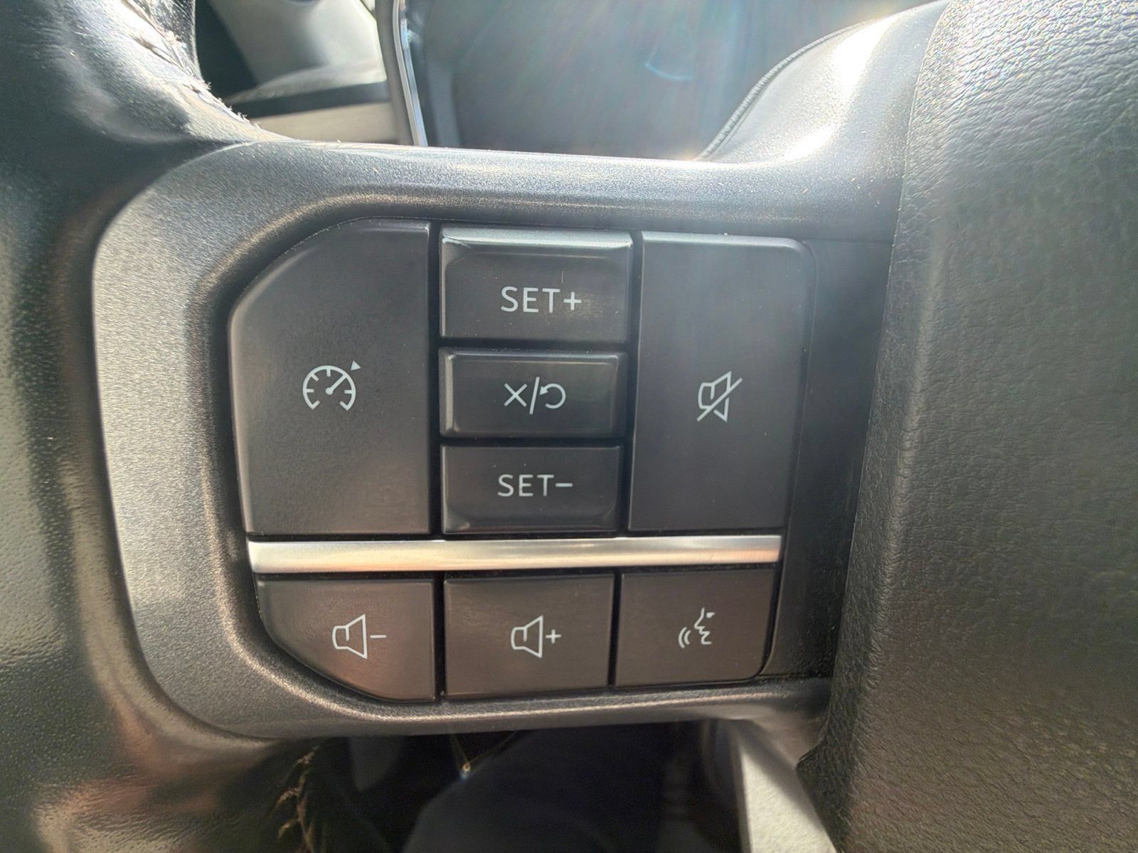 Used 2023 Ford F350 Lariat w/ Chrome Package AWD/4WD image 21