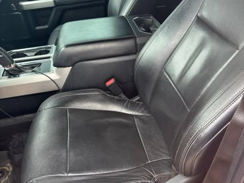 Used 2015 Ford F150 Lariat w/ Equipment Group 501A Mid AWD/4WD image 4