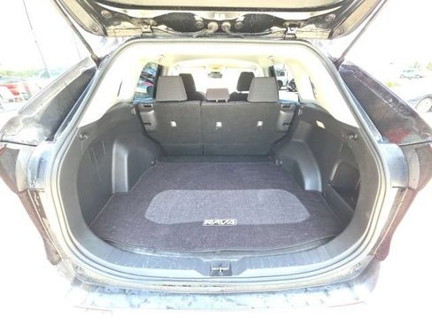 Used 2021 Toyota RAV4 LE w/ Carpet Mat Package (TMS) FWD image 27