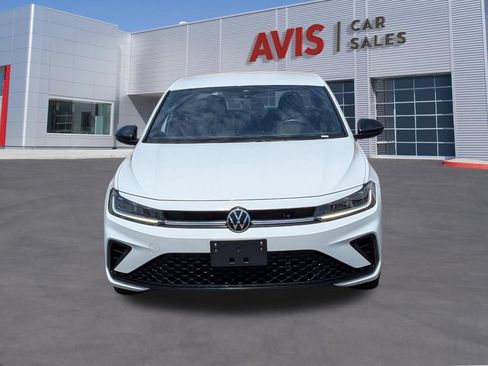 Used 2025 Volkswagen Jetta Sport FWD image 2