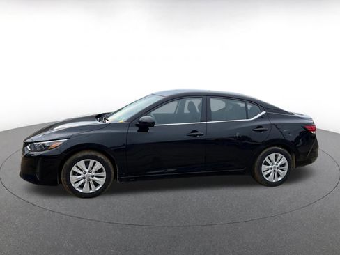 Used 2025 Nissan Sentra S image 9
