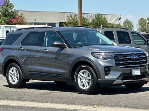 New 2026 Ford Explorer Active w/ Active Comfort Package RWD image 10
