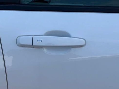 Used 2023 Chevrolet Equinox LS w/ LS Convenience Package FWD image 13