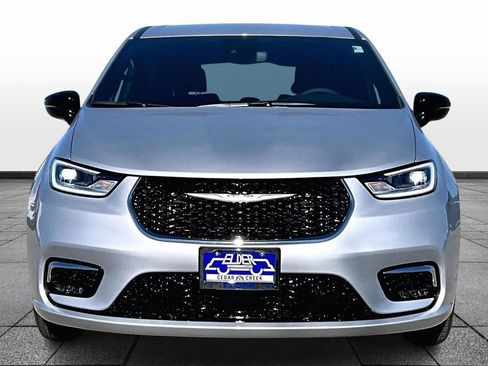 New 2026 Chrysler Pacifica Select FWD image 5