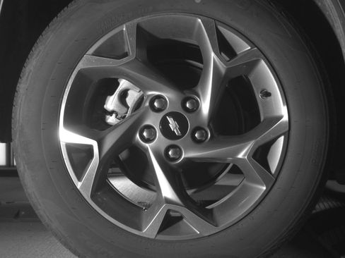 Used 2025 Chevrolet Trax LT FWD image 15